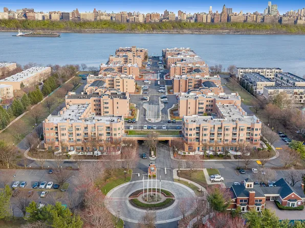 603 Nelson Ct #A, Edgewater, NJ 07020