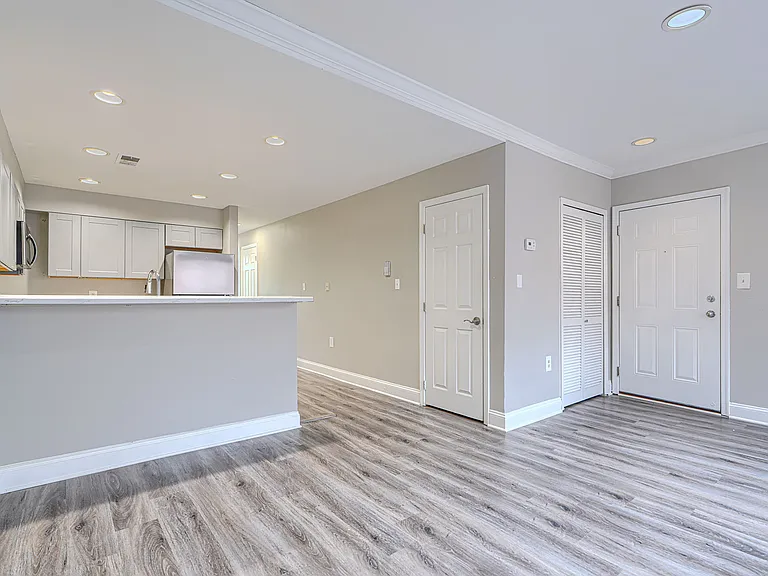 333 S Fremont Ave #H — Photo 4