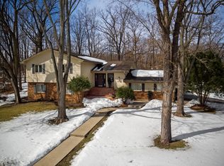 2204 Totem Trl, Minnetonka, MN 55305