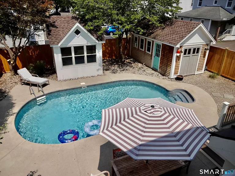 84 Sherman Ct — Photo 3