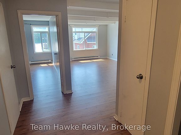 4th image of 349 King St #2