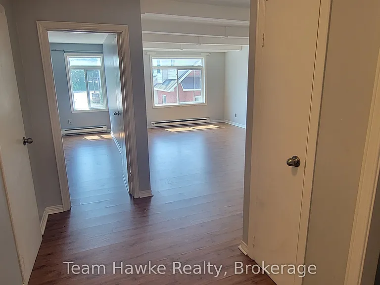 349 King St #2 — Photo 4