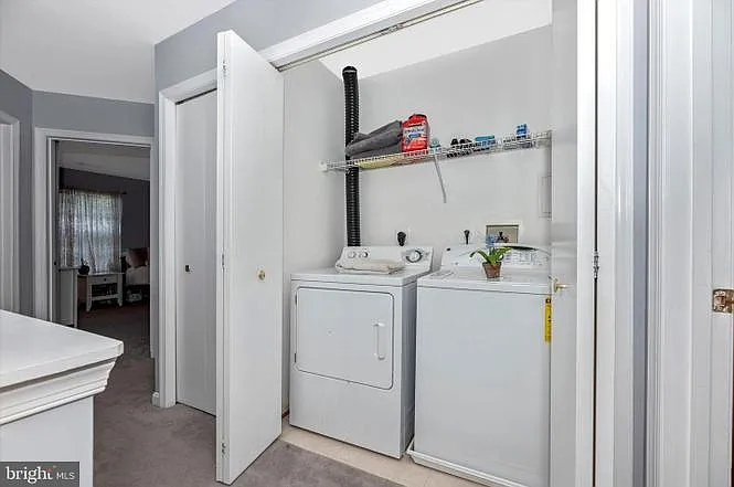 124 Cavenrock Ct — Photo 29