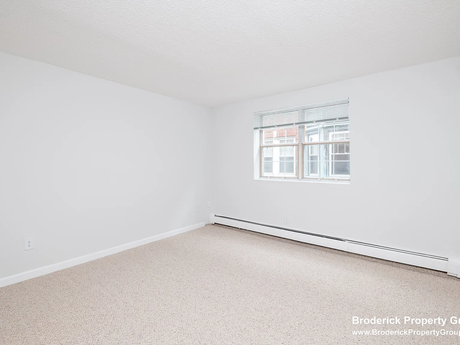 2 bed, 1.0 bath, 890 sqft, $2,500 — Photo 4