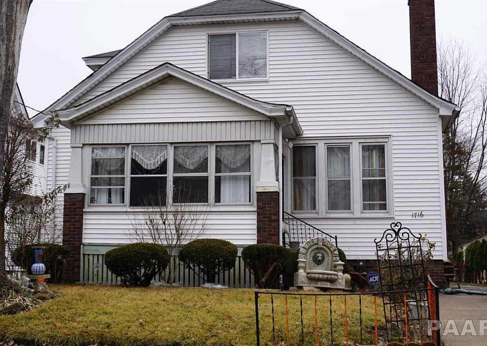 2nd image of 1716 N California Ave
