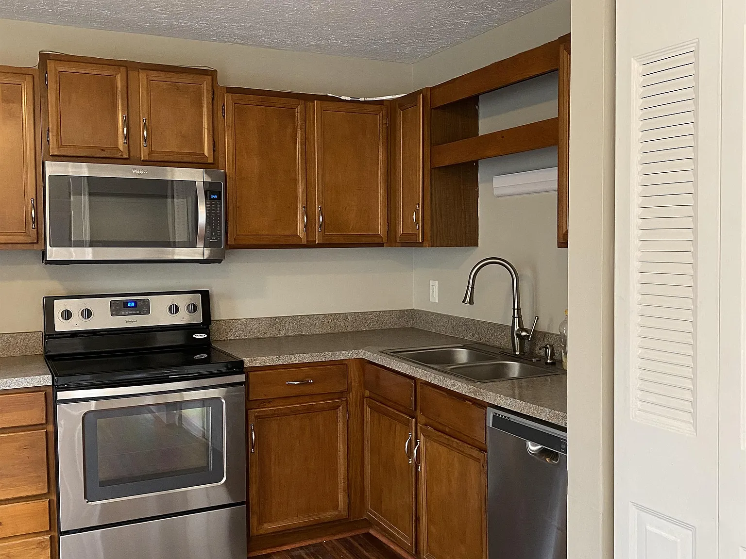 1417 Ashbourne Drive - 1 — Photo 4