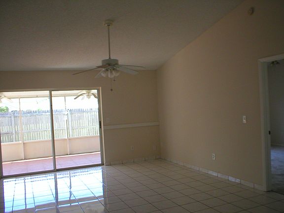 5th image of 318 Crayford Pl