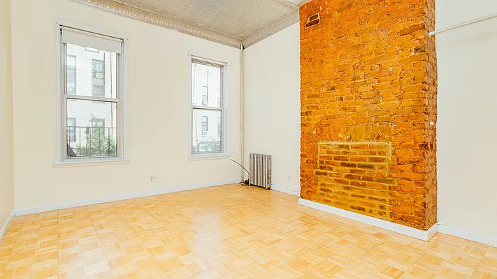 Rented by Nooklyn NYC LLC | media 25