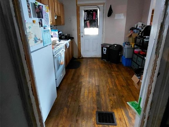 5th image of 26 Rochester St