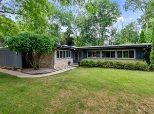 2401 W Apple Tree Rd, Glendale, WI 53209