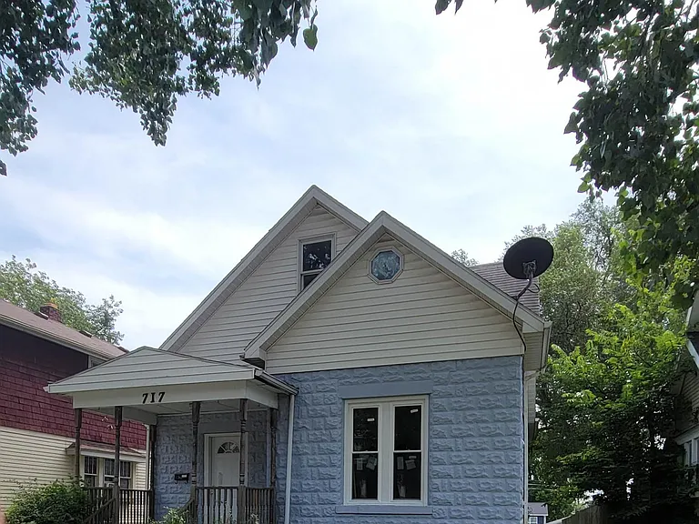 717 Huffman St — Photo 1