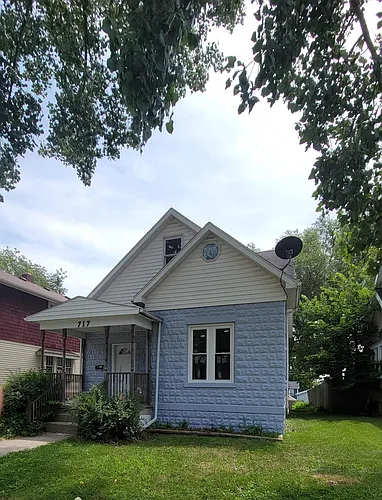 717 Huffman St Photo 1