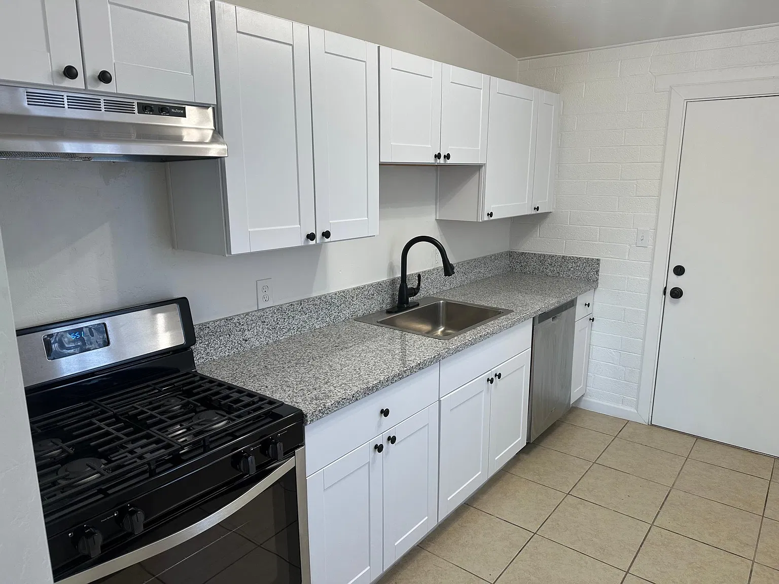 4413 E Fairmount St — Photo 1