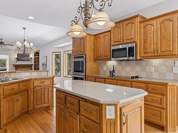 4th image of 14305 Rochester St NE