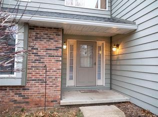 127 Pine Dale Dr, Swansea, IL