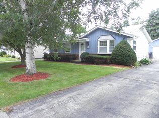 W207N17091 Parkview Dr, Jackson, WI 53037