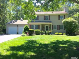 41 E Pond Ln, Eastport, NY 11941