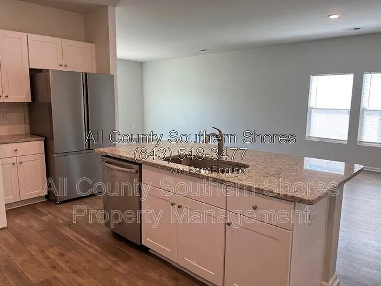 234 S Reindeer Rd — Photo 5