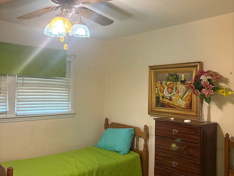 1613 Sharon Rd — Photo 5