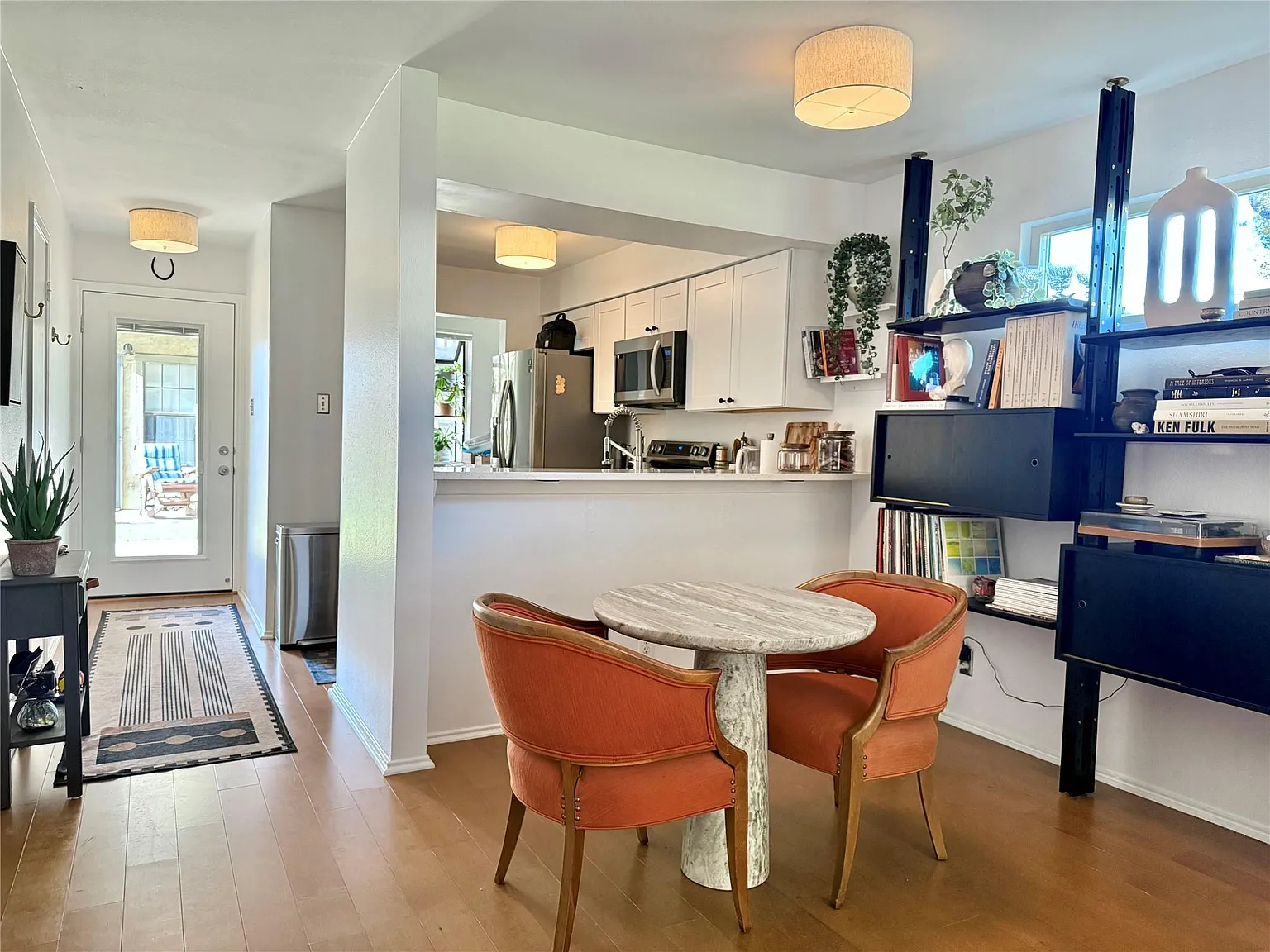 2 bed, 2.0 bath, 928 sqft, $2,200 — Photo 4