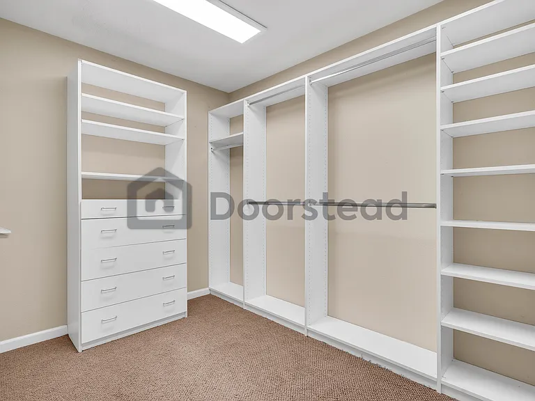 513 Winding Brook Ct — Photo 33