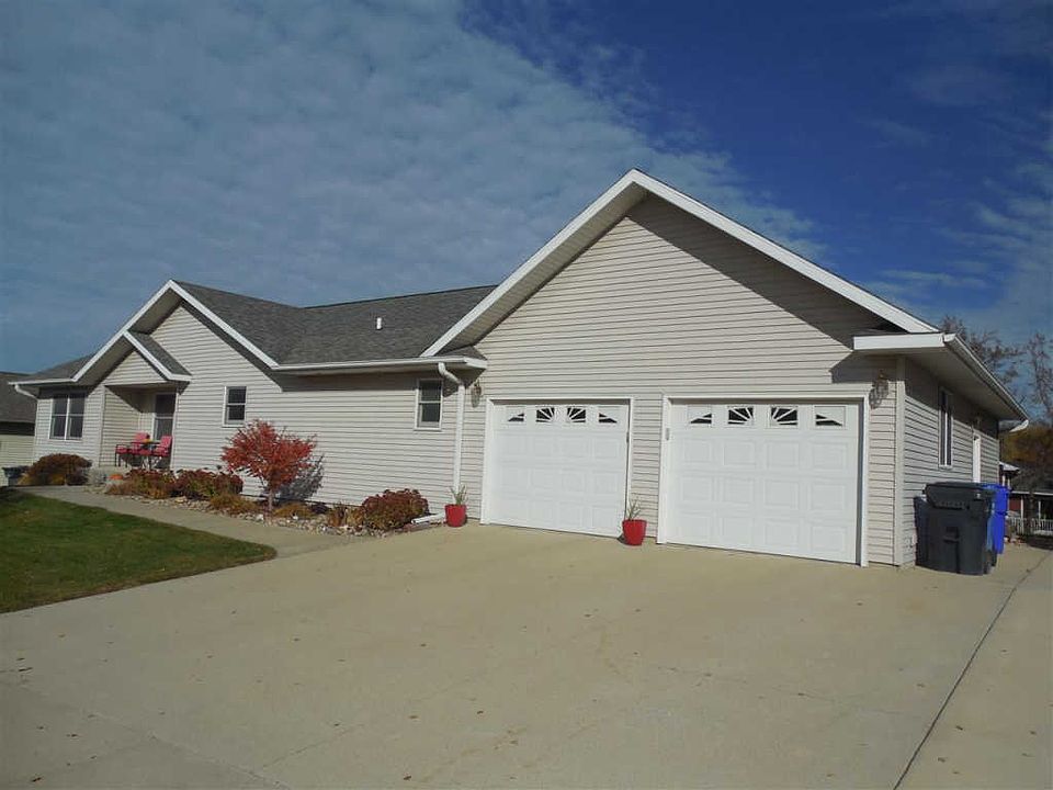 1st image of 571 Happy Trails Dr