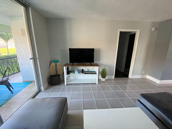 4th image of 740 E Ocean Ave APT 101
