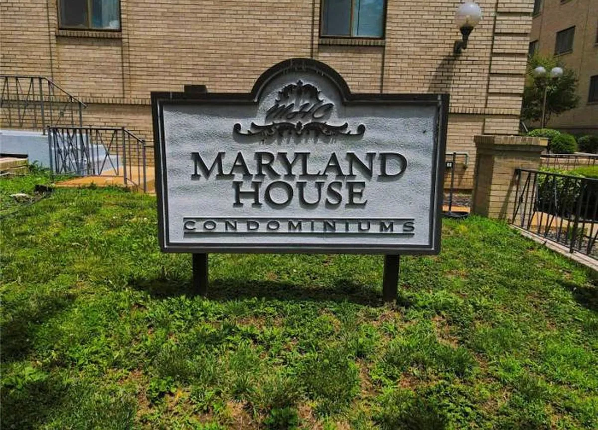 Building Photo - 4355 Maryland Ave #330