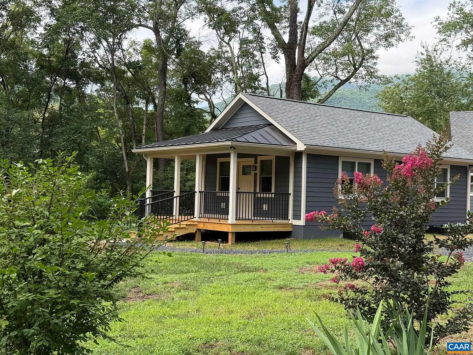 1 bed, 1.0 bath, 560 sqft, $1,500 — Photo 1