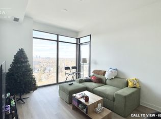 86 Dundas St E #1703, Mississauga, ON