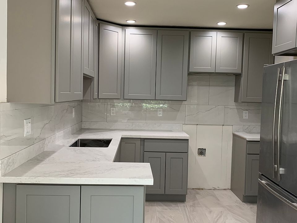 2nd image of 501 Serra Dr