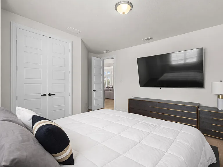 4428 Mill Pond Dr — Photo 16