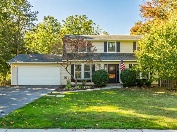 42 Latchmere Dr, Victor, NY 14564