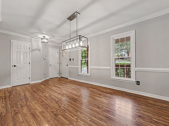 3rd image of 4 Brightleaf Ct
