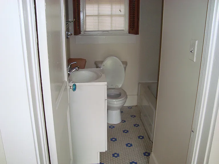105 N Meridian St — Photo 6