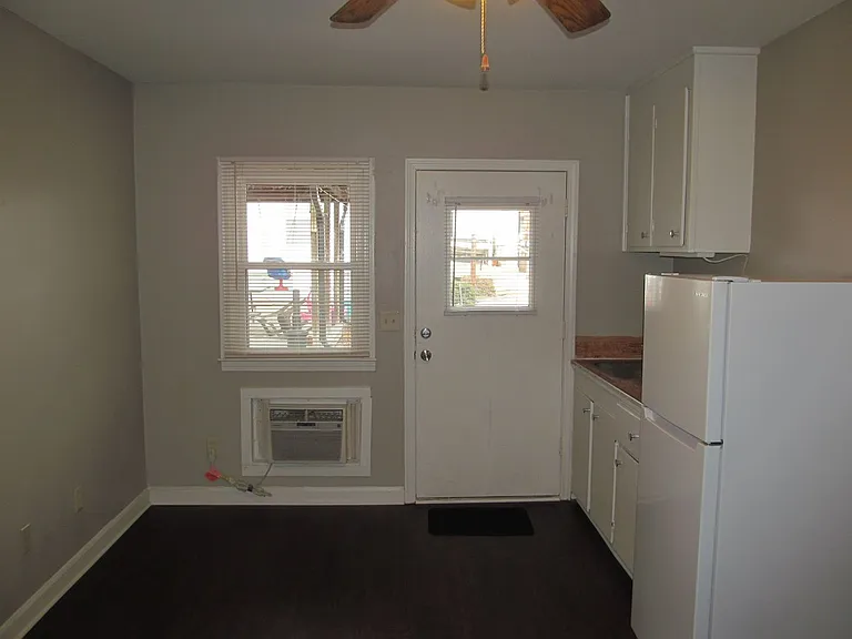 125 W Main St — Photo 2