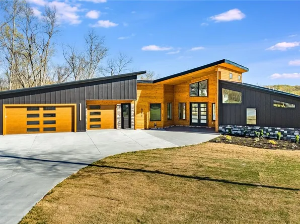 561 Forrest Dr, Pea Ridge, AR 72751