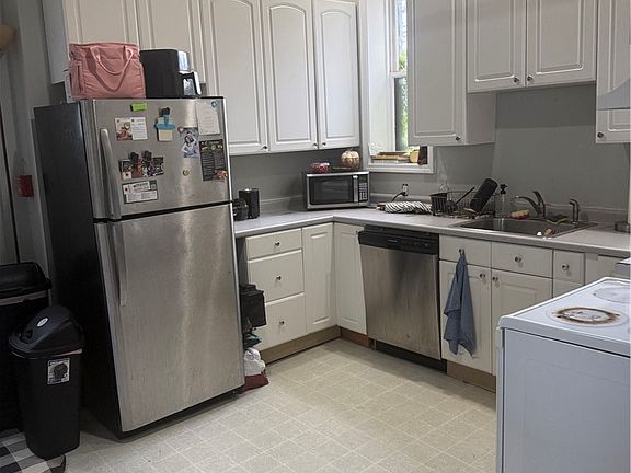 2nd image of 775 Park Ave