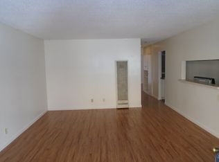 751 W Channel Islands Blvd #4, Oxnard, CA 93033