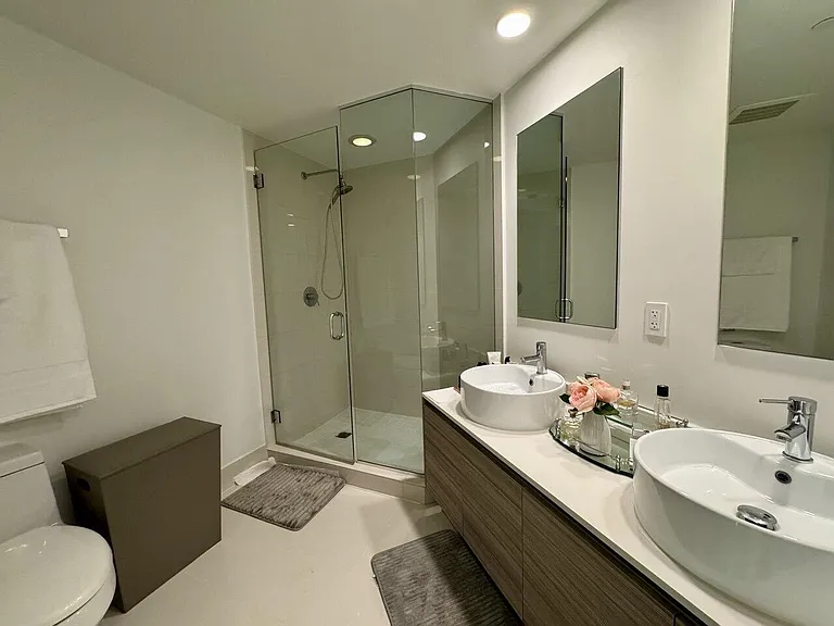 121 NE 34th St #1116 — Photo 9