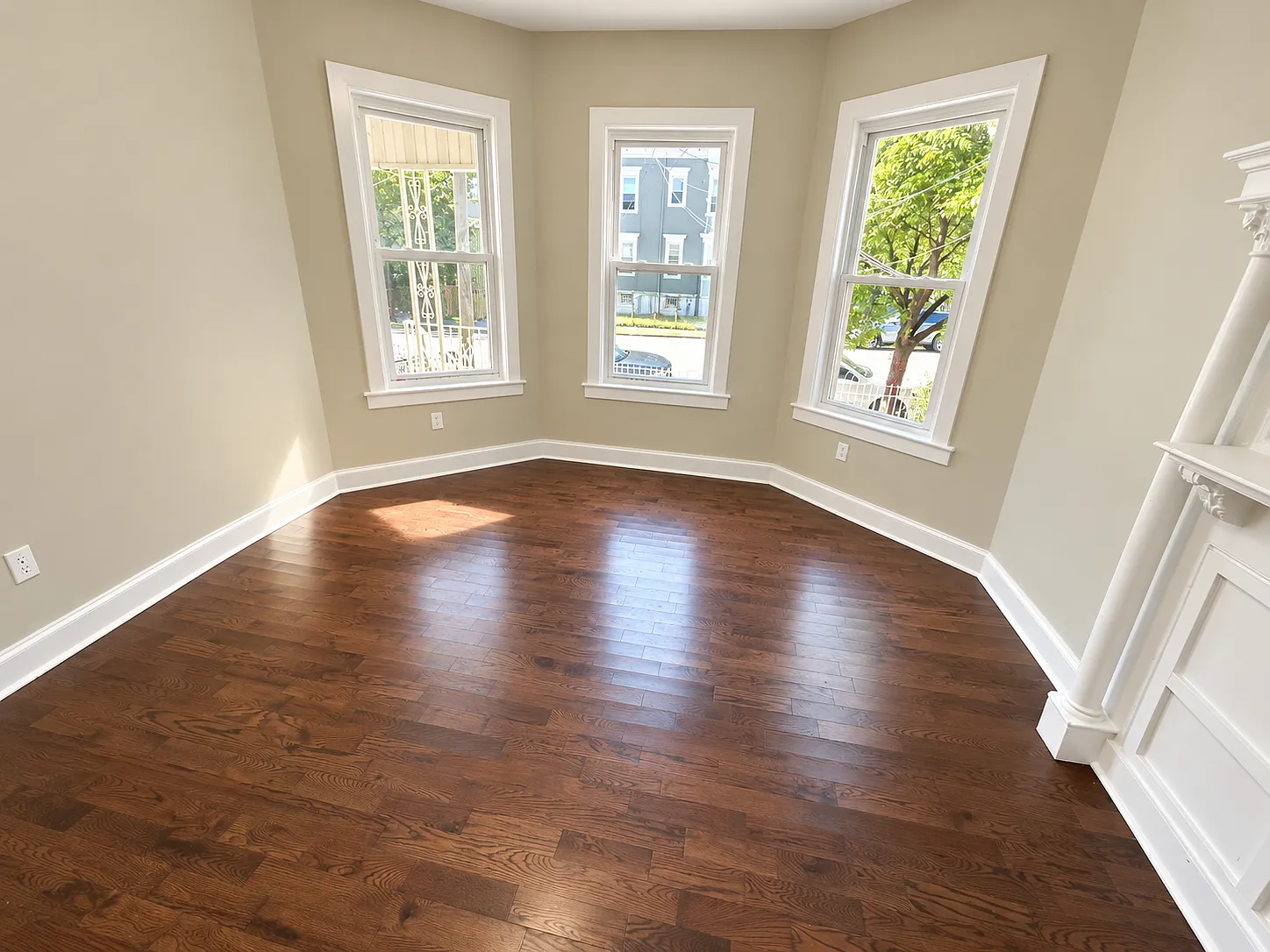 3 bed, 1200 sqft, $2,045 — Photo 4