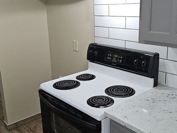 5th image of 5520 Lewis Ct #F