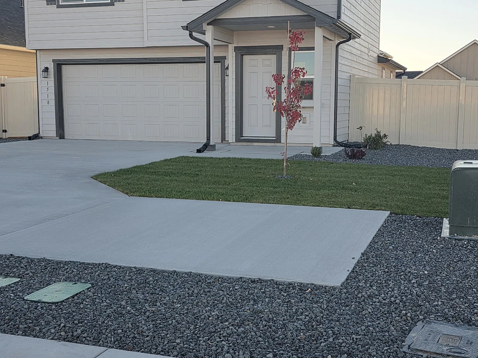 1518 Kenyon Rd — Photo 1