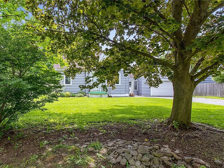 116 E Richmond Rd — Photo 4