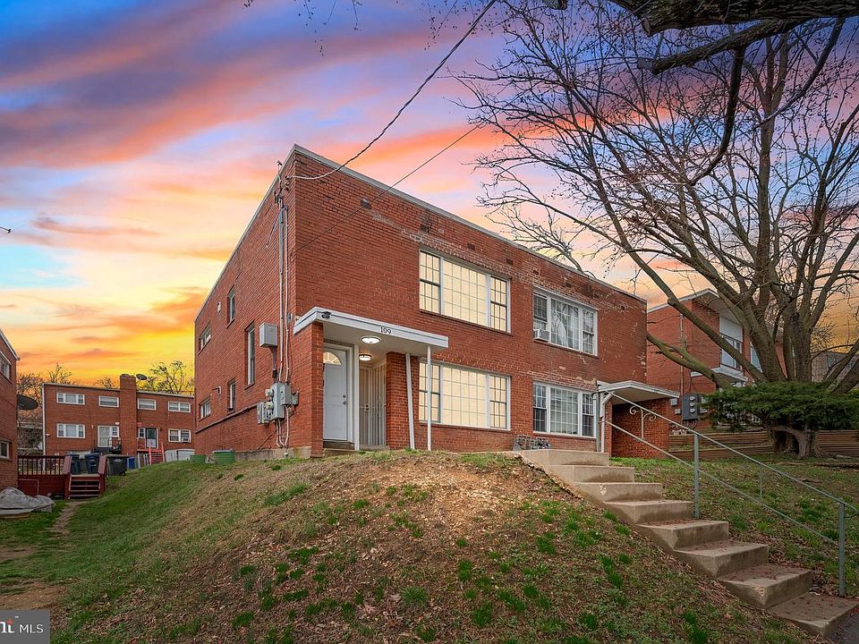 1st image of 109 Webster St NE