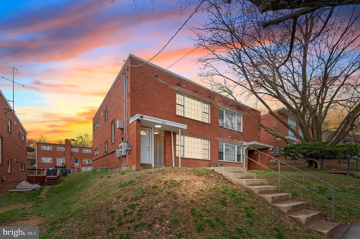 109 Webster St NE photo 1