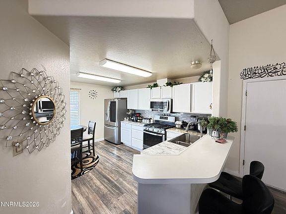 5th image of 1585 Mescalero Ave