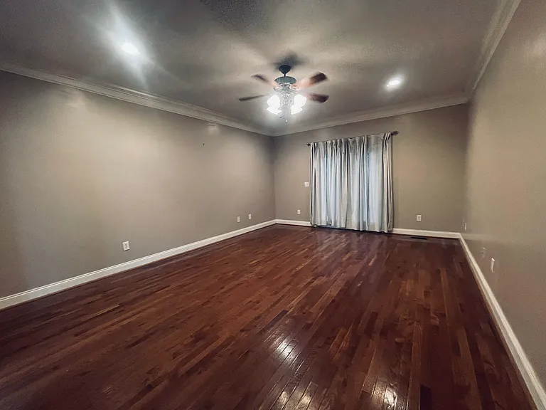 500 Crestview Ln — Photo 9