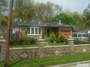 135 Stumpel St, Brentwood, NY 11717