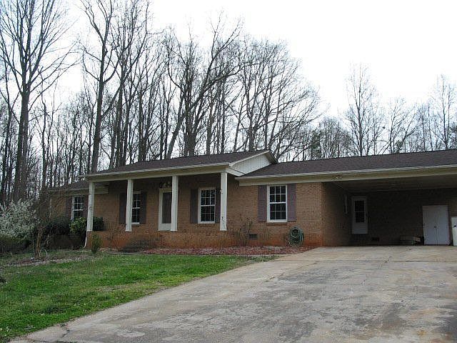 2nd image of 1008 Cumberland Dr
